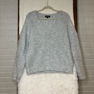 Express Light Gray V-Neck Women’s Small Sweater Long Sleeve